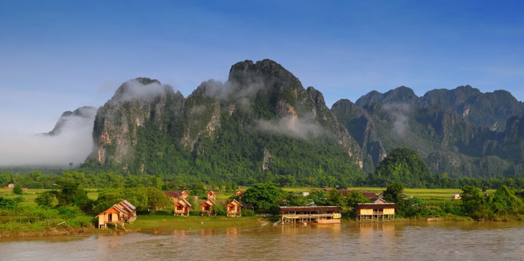 Vientiane & Vat Phou Cruise Guided Tour